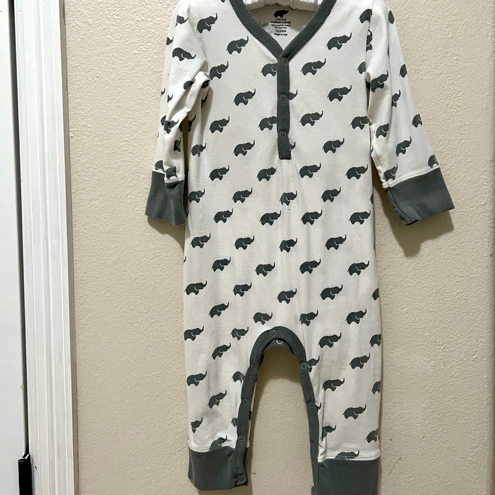 Monica & Andy elephant layette